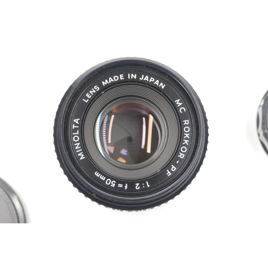 MINOLTA MC Rokkor-PF 50mm f/2 Standardobjektiv mit Front- und Rückdeckel